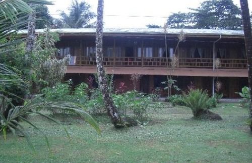 Miss Junies Lodge Tortuguero Eksteriør bilde